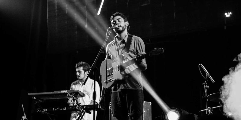 从零到一：电子音乐爱好者的DJ打碟设备终极入门指南